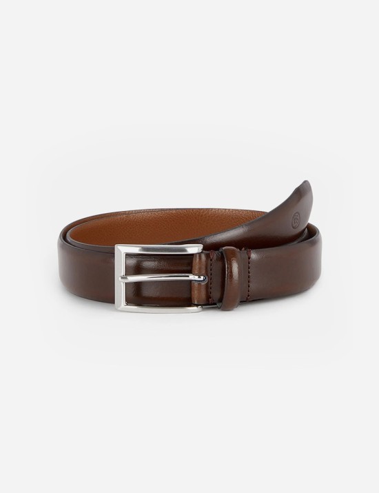 Thin curved leather belt